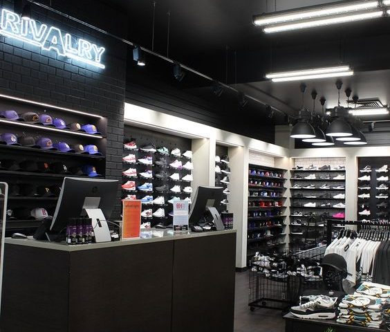 shopfittings for fashion store